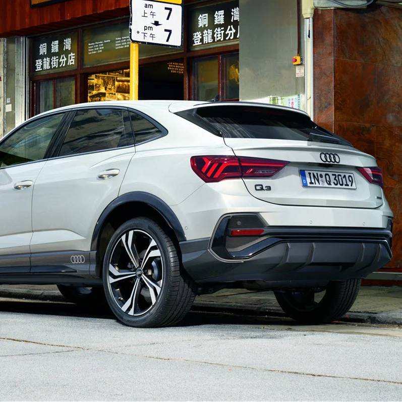 Audi rings, rear. Black, Q3 Sportback - Image 2